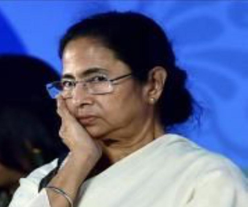 “সামরিক ক্ষেত্রে বিলগ্নিকরণ হলে দেশের পক্ষে ভয়ঙ্কর হবে” নেতাজী ইন্ডোরে আশঙ্কা মুখ্যমন্ত্রীর…