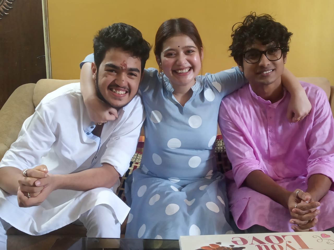ভাইফোঁটার আনন্দে ভাসলেন অভিনেত্রী এনা সাহা, দেখুন ছবি..