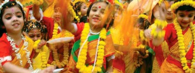 মনোরম আবহাওয়ায় বসন্ত উৎসবে মাতল রাজ্যবাসী, সামিল নেতামন্ত্রীরাও