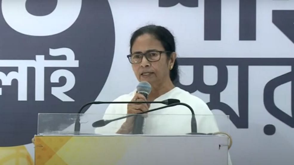 গুজরাত নয়, বহিরাগতরাও নয়, বাংলা শাসন করবে বাংলাই, একুশে বার্তা মমতার