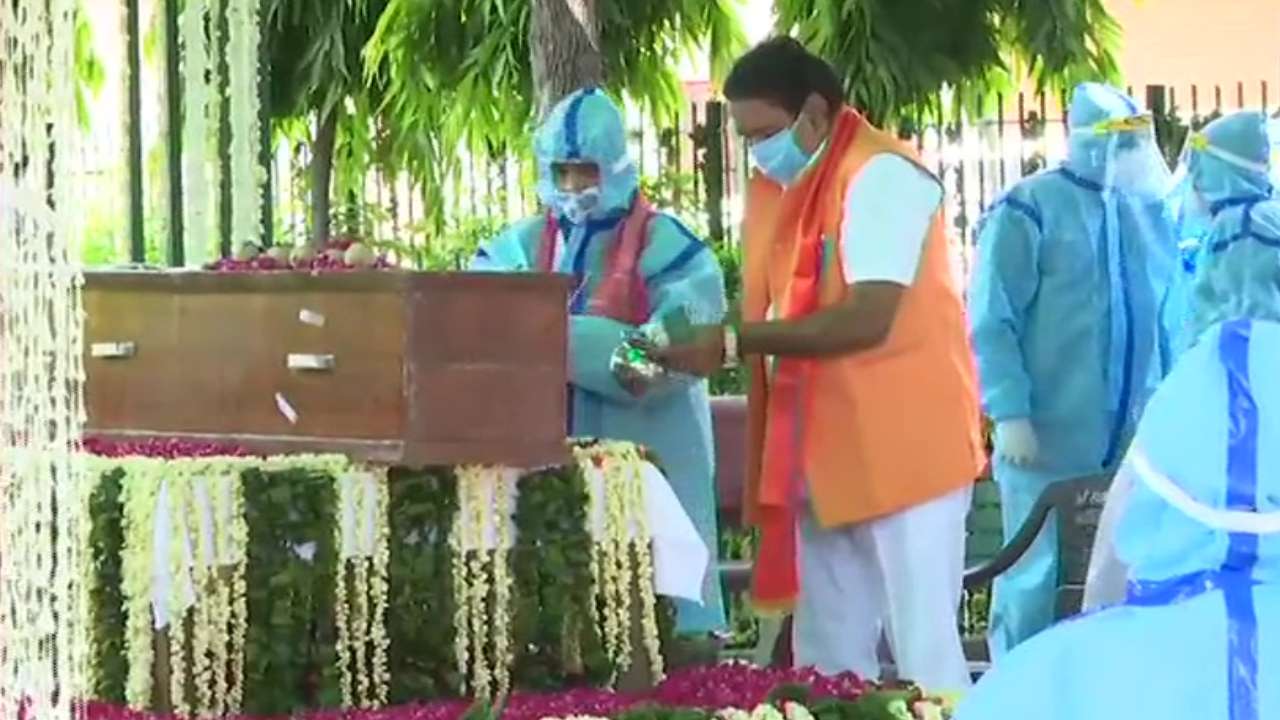 পূর্ণ রাষ্ট্রীয় মর্যাদায় প্রাক্তন রাষ্ট্রপতি প্রণব মুখোপাধ্যায়ের শেষকৃত্য সম্পন্ন