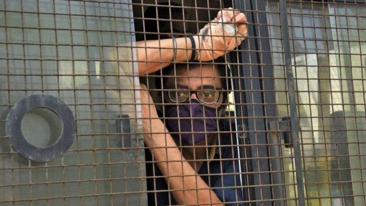 অর্ণব গোস্বামীর স্বস্তি, অন্তর্বর্তীকালীন জামিন মঞ্জুর করল সুপ্রিম কোর্ট