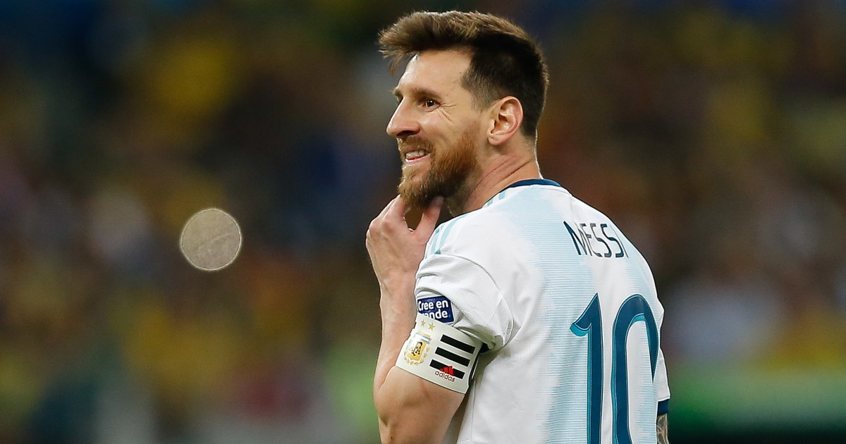 ভালোবেসে মেসিকে গুঁতো তারপর কী হল