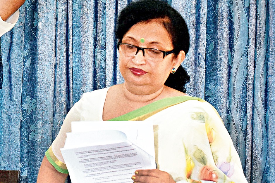‘স্বয়ংসিদ্ধা’-য় স্বয়ংসিদ্ধ। গরীব মহিলাদের পাশে চন্দ্রিমার দফতর