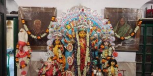 Durga Puja : মা নয়, বাড়ির মেয়ে— ১৬২ বছরে চট্টোপাধ্যায় বাড়ির দুর্গাপুজো
