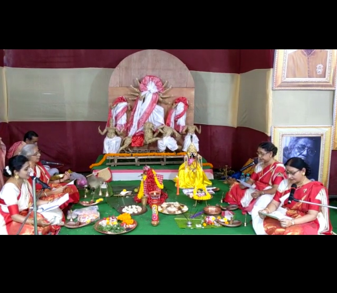 পুজোর দায়িত্বে চার মহিলা পুরোহিত