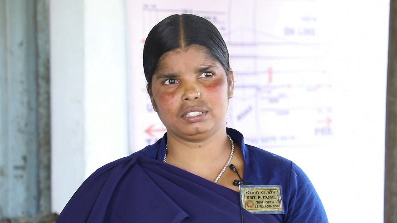 স্বামীহারা পার্বতীর রেলের পয়েন্ট ওম্যান হয়ে ওঠার লড়াই