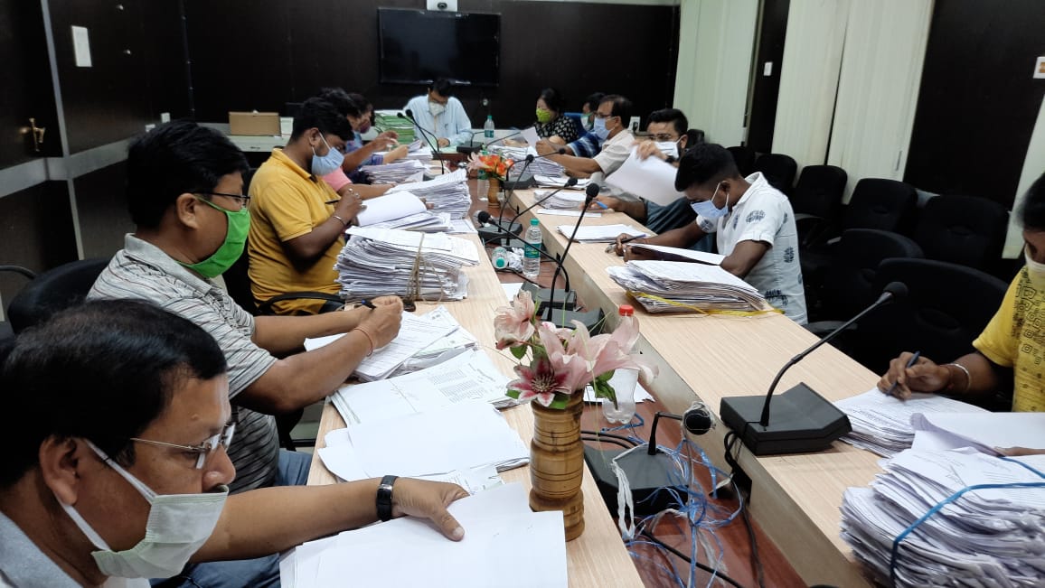 Alipurduar : ১০০ শতাংশ জাতিগত শংসাপত্র প্রদান। রাজ্যে প্রথম আলিপুরদুয়ার মহকুমা।