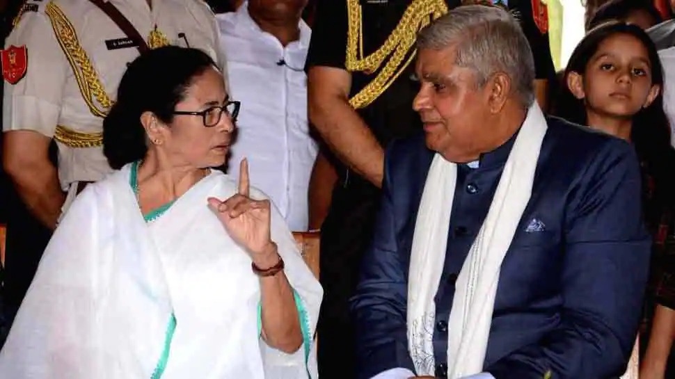 প্রসঙ্গ বানিজ্য সম্মেলন। একযোগে ব্যটন হাতে পথে নামছেন মুখ্যমন্ত্রী-রাজ্যপাল।