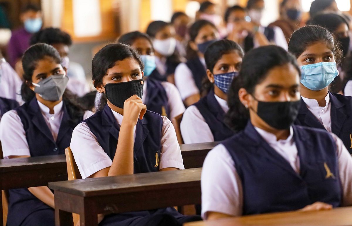 বড়দিনে বিতর্কের জেরে বন্ধ হল স্কুল