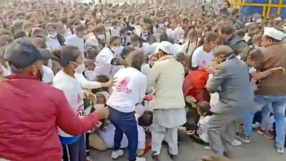 কংগ্রেস আয়োজিত ম্যারাথন দৌড়ে পদপৃষ্ট হয়ে আহত প্রতিযোগী