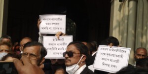 Kalyan Banerjee : পোস্টার বিতর্কের মাঝেই সুপ্রিমকোর্টে কল্যাণের বিরুদ্ধে অভিযোগ