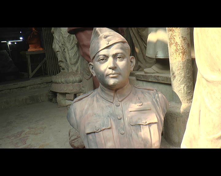 নেতাজির ১২৫ তম জন্মবার্ষিকীর আগে নেতাজির মূর্তির চাহিদা তুঙ্গে
