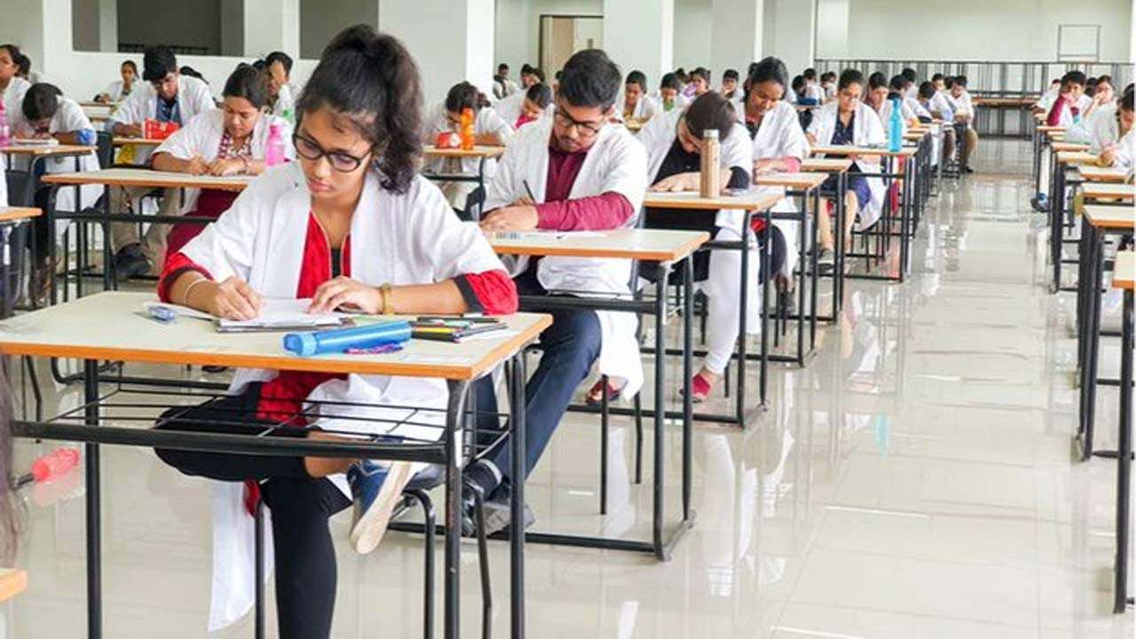 ৬-৮ সপ্তাহ পিছিয়ে গেল নিট পিজির পরীক্ষা