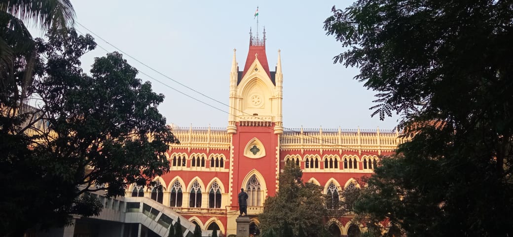 গ্রূপ ডি নিয়োগ মামলায় নাটকীয় মোড়, সিবিআইয়ের তদন্তের ওপর অন্তর্বর্তীকালীন স্থগিতাদেশ ডিভিশন বেঞ্চের