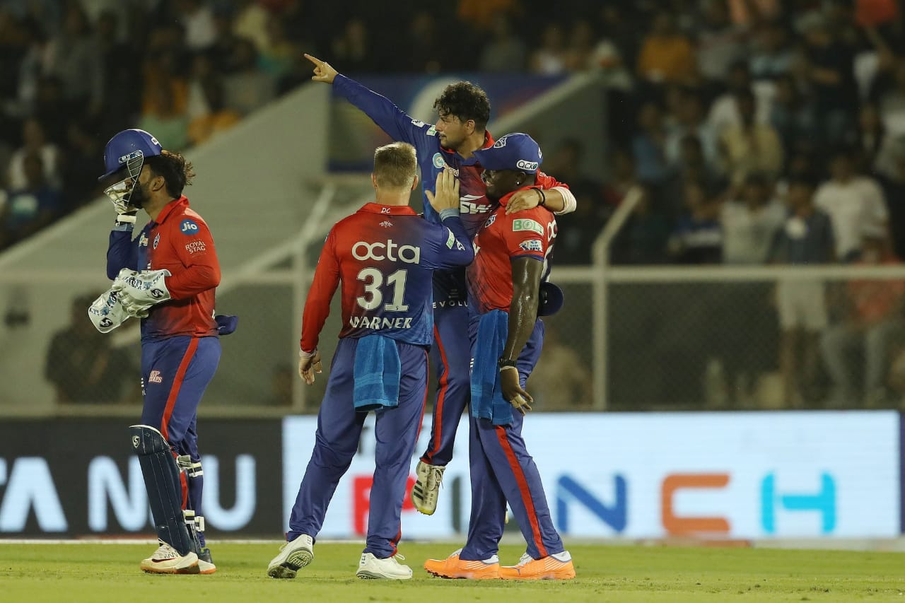 ব্রেবোর্ন স্টেডিয়ামে নাইটদের বিপক্ষে ম্যাজিক কুলদিপের