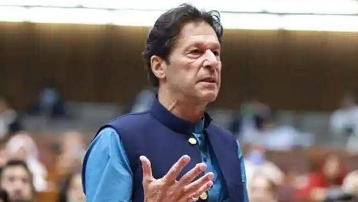 অবশেষে ইমরানের যবনিকা পতন