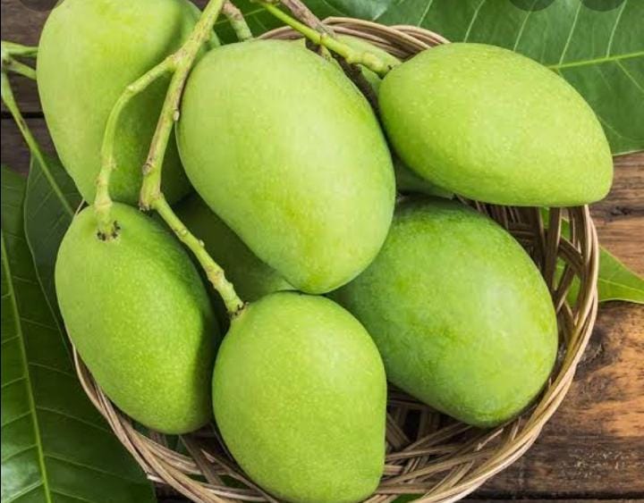 সুগার লেভেল, ত্বকের উজ্জ্বলতা সহ হাজার গুনে ভরপুর কাঁচা আম