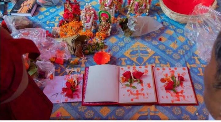মূল্যবৃদ্ধির আঁচে পুড়ছে হালখাতাও, হালখাতার হালহকিকত জানতে বড়বাজারে ঢুঁ