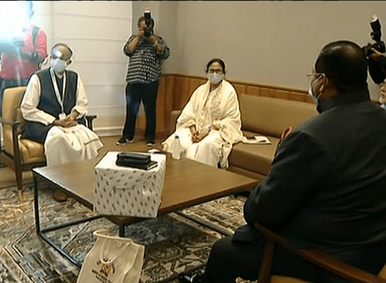 রাজ্য শিল্পের জন্য অনুকূল। বিদেশি শিল্পপ্রতিনিদের বোঝালেন মমতা