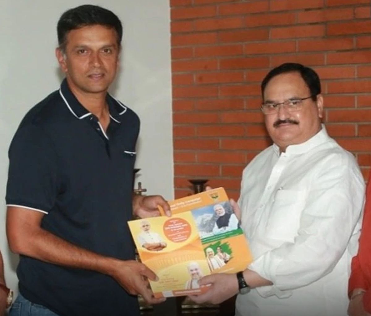 রাজনীতিতে যোগ দিচ্ছেন না, জানালেন দ্রাবিড়