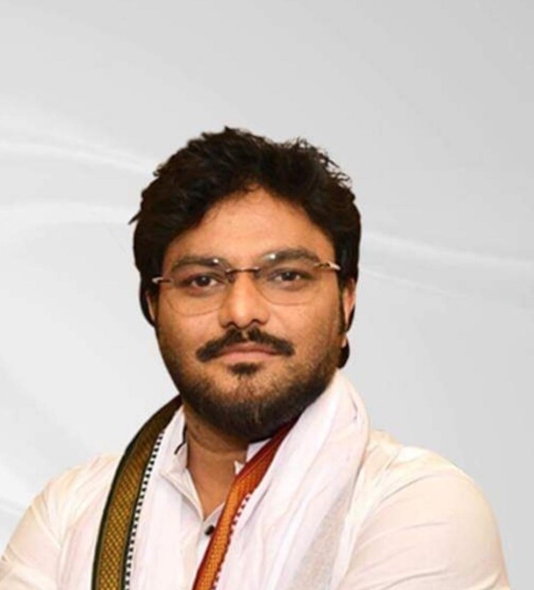 বিধানসভায় বিষ্ফোরক মন্তব্য উপাধ্যক্ষের। তীব্র কটাক্ষ রাজ্যপালের প্রতি।