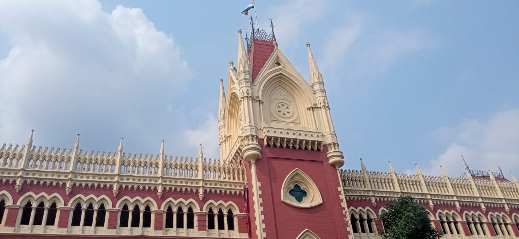 এসএসসির প্রশ্নের ভুলে চাকরি থেকে বঞ্চিত করা যাবে না। প্রার্থীকে অবিলম্বে প্রাপ্ত নম্বর দিয়ে চাকরি নিশ্চিত করার নির্দেশ আদালতের।