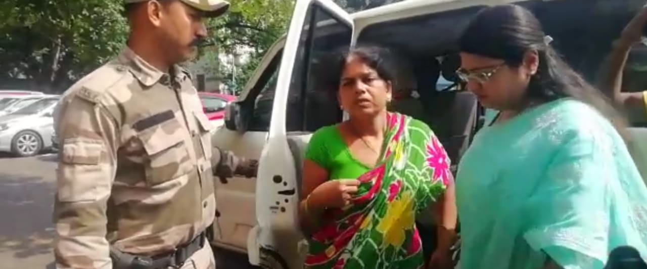 অর্জুন চৌরাসিয়ার ময়না তদন্ত হবে সেনা হাসপাতালে, পরিবারের নিরাপত্তা নিশ্চিত করবে রাজ্য সরকার।নির্দেশ প্রধান বিচারপতির ডিভিশন বেঞ্চের।