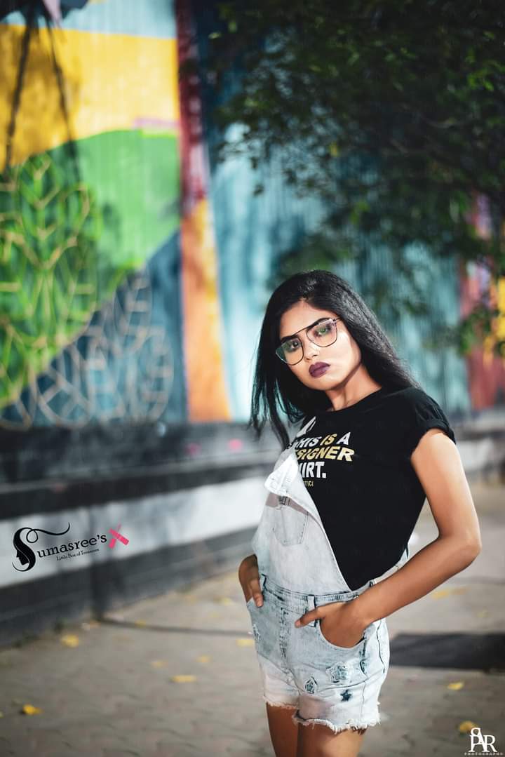 পাটুলিতে মডেলের ঝুলন্ত দেহ উদ্ধার, আত্মহত্যার কারণ খুঁজছে পুলিশ