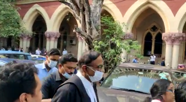 তৃণমূলের দালাল পি চিতম্বারাম!হাইকোর্ট থেকে তাড়ালো আইনজীবীরা