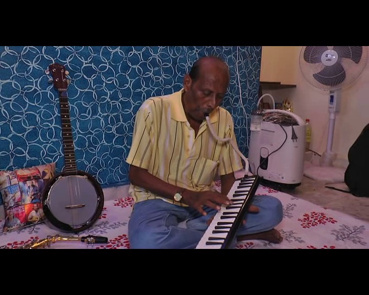শরীরে মারণ রোগের বাসা, সঙ্গীত সুধায় বিভোর শিল্পী পিন্টু নাথ