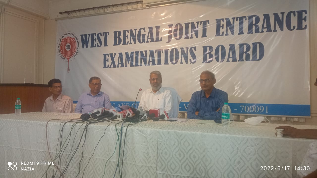 প্রকাশিত জয়েন্ট এন্ট্রান্সের ফল। পাশের হারের ৯৮.৫শতাংশ। পাশের নিরিখে এগিয়ে উচ্চমাধ্যমিক শিক্ষা সংসদ।