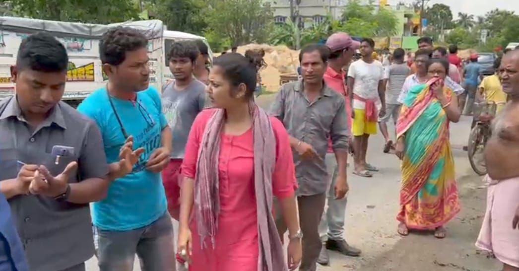 মানবিক যুব তৃণমূল নেত্রী। পথ দূর্ঘটনায় আহত মহিলাকে হাসপাতালে পাঠালেন সায়নী ঘোষ।