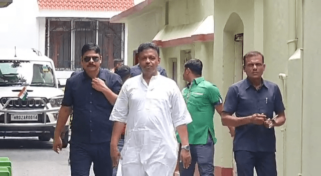 আমার জন্মদিনে আসার কথা ছিল KK র, কিন্তু সংগীতের মঞ্চ থেকে চিরবিদায় নিয়েছেন তিনি।আক্ষেপের সুরে বললেন মেয়র