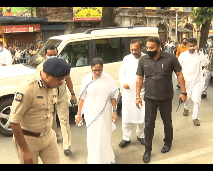 ভবানীপুরে নিহত দম্পতির বাড়িতে মুখ্যমন্ত্রী