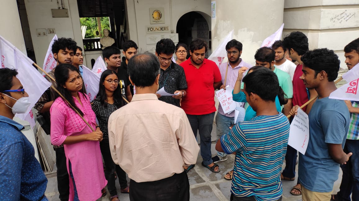 ফের বিক্ষোভের আঁচ প্রেসিডেন্সি বিশ্ববিদ্যালয়ে