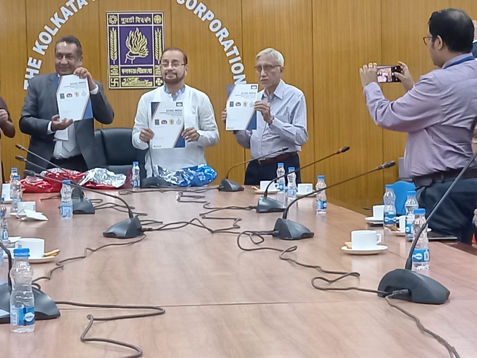 করোনাপর্বে মানসিক স্বাস্থ্যের প্রশিক্ষণ দেওয়া হবে নার্স ও স্বাস্থ্যকর্মীদেরও সিদ্ধান্ত কলকাতা পুরসভার।