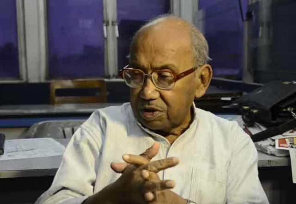 আচমকাই স্বাস্থ্যের অবনতি তরুণ মজুমদারের, নতুন করে দেওয়া হল ভেন্টিলেশনে