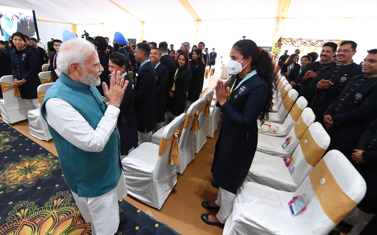 প্রধানমন্ত্রীর সঙ্গে দেখা করলেন কমনওয়েল্থ গেমসের অ্যাথলিটরা