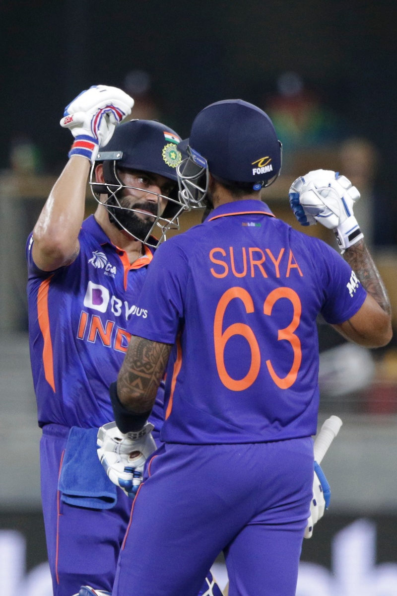ব্যাট হাতে বিরাটের প্রত্যাবর্তন, কোহলিকে ধন্যবাদ সুর্যকুমারের