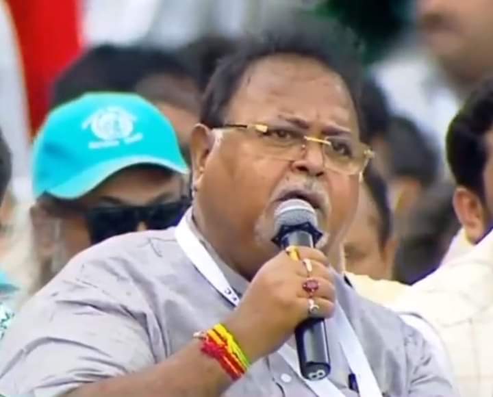 সশরীরে পেশ আলিপুর আদালতে, প্রবেশ পথে মেজাজ হারালেন পার্থ