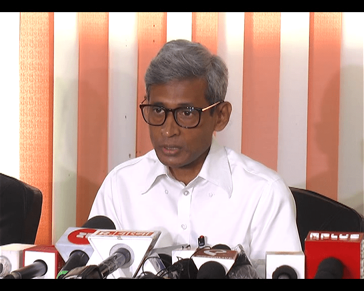 ইন্টারভিউ না দেওয়ার দাবি অন্যায্য। বিধি সম্মত নয়। সাফ কথা পর্ষদ সভাপতি গৌতম পালের।