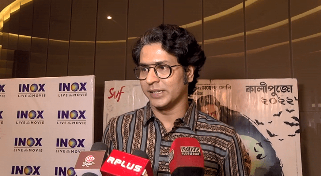 শহরে বল্লভপুরের রূপকথা ছবির জমজমাট প্রিমিয়ার।  পরিচালক অনির্বাণের  প্রশংসায় টলিউডের এক ঝাঁক তারকা।