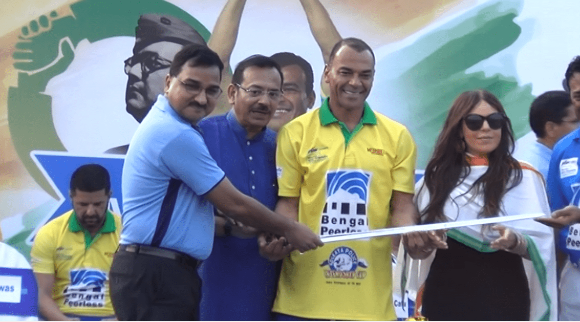 কলকাতায় এসে শহরবাসির মন জিতে নিলেন ব্রাজিলিয়ান কিংবদন্তী কাফু