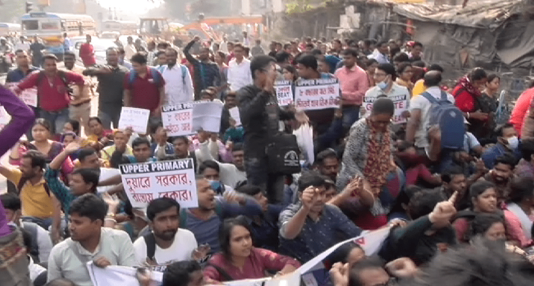 এবার আন্দোলনে আপার প্রাইমারির চাকুরিপ্রার্থীরা