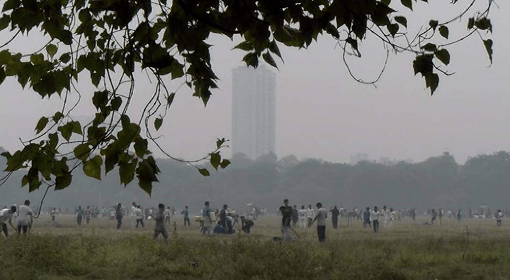 শীতের আমেজে শহরবাসী