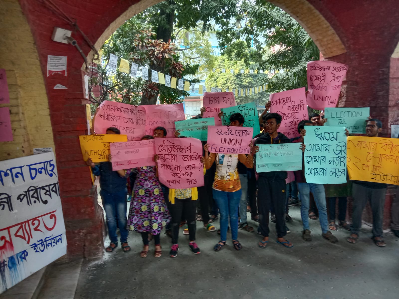 অসুস্থ এক অনশনকারী, এলেন চন্দ্রিমা ভট্টাচার্য – অব্যাহত ‘মেডিক্যাল জট’