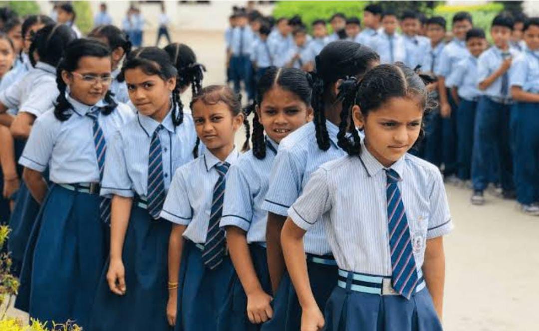 ১৯১১জন গ্রুপ ডি কর্মচারির চাকরি বাতিল হয়েছে। সামনেই মাধ্যমিক।  এর প্রভাব কি পড়বে মাধ্যমিকে? কি বক্তব্য পর্ষদের?
