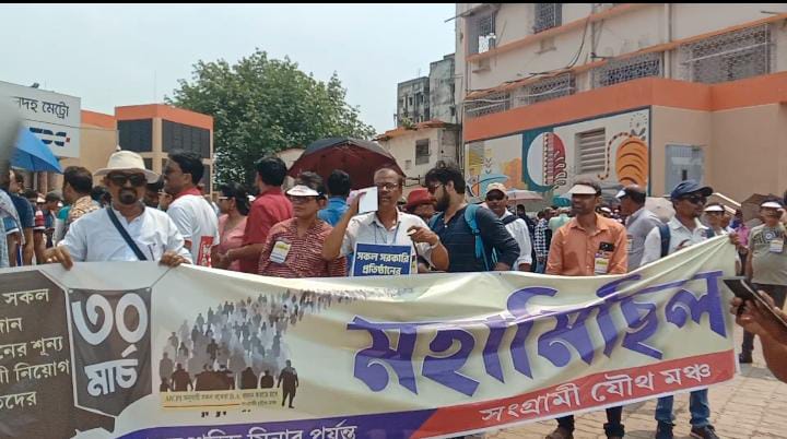 ডিএ আন্দোলনকারীদের মমহাসমাবেশ। আন্দোলন মঞ্চে এলেন শুভেন্দু