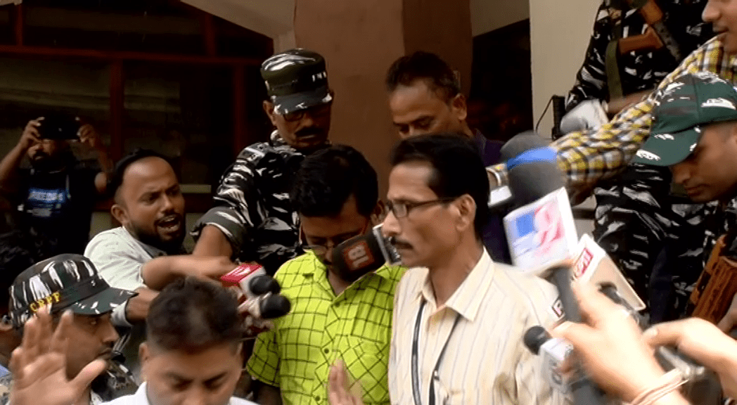 টানা ৬৫ ঘণ্টার ম্যারাথন জিজ্ঞাসাবাদ ভোর রাতে গ্রেফতার জীবনকৃষ্ণ সাহা